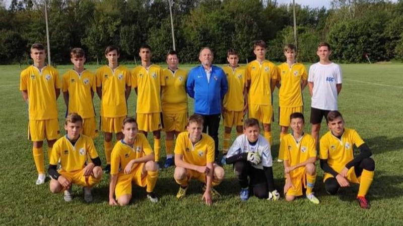 U16 –os csapatunk célja a bajnokság megnyerése U16 –os csapatunk célja a bajnokság megnyerése