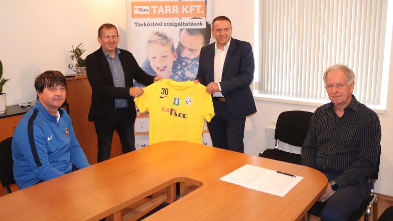 Újabb két évig a Tarr Kft. a névadó szponzorunk Újabb két évig a Tarr Kft. a névadó szponzorunk
