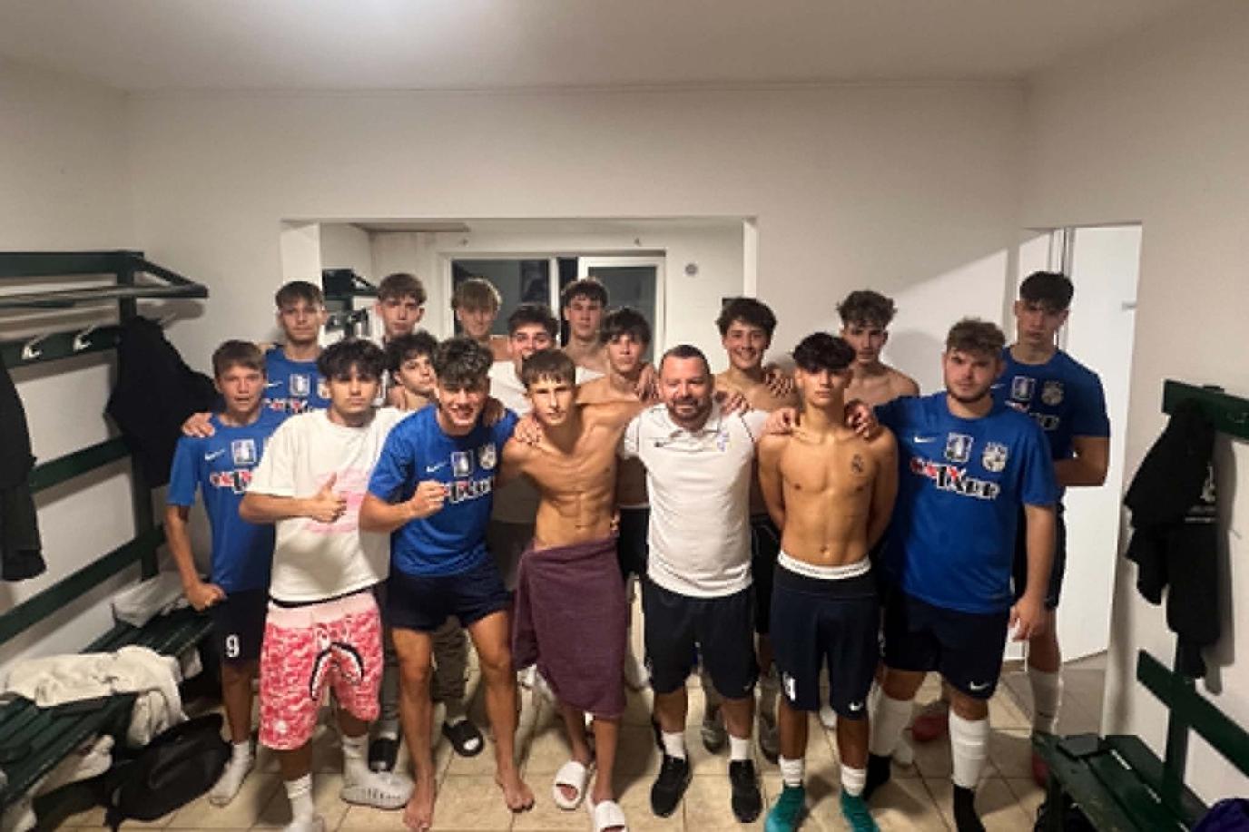 Gy�zelem S�rv�ron - U19 Region�lis Bajnoks�g 