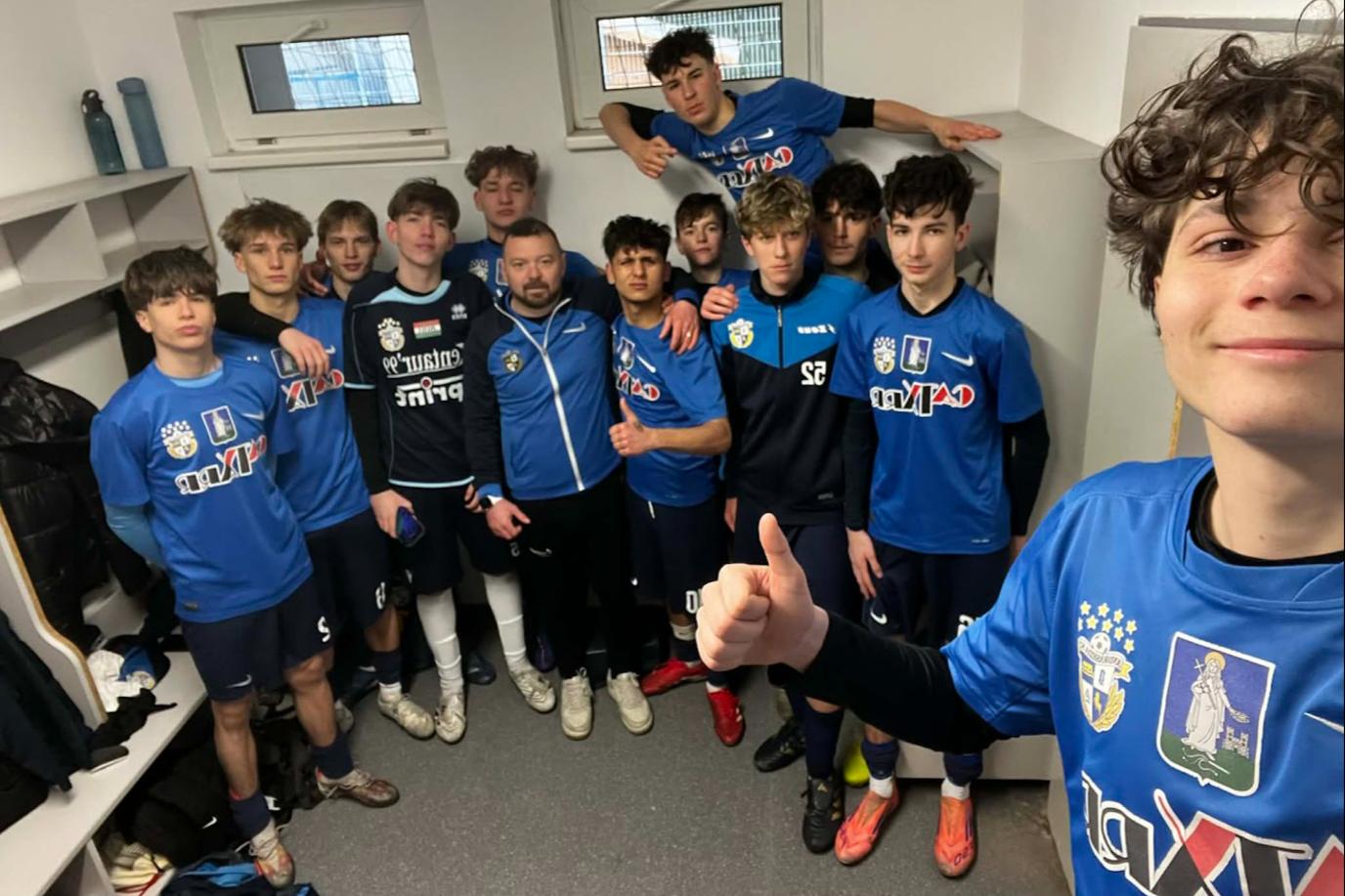 Gy�zelem - U17 region�lis bajnoks�g 